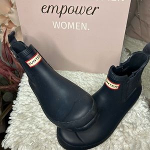 😍✨Hunter Rain Boots Size 7 Navy Blue 🚨